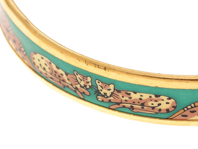 HERMES Hermès Enamel PM Multi/GP [471]N bracelet with multicolor design, including unicorn and relaxed fit details, showcasing graphic elements.